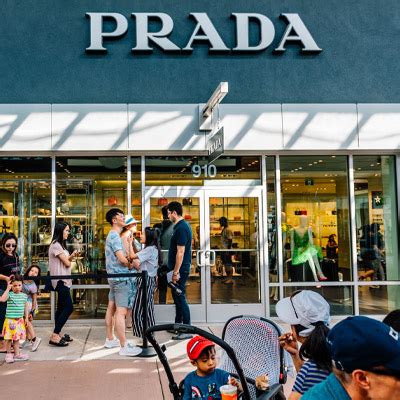 simon premium outlets prada